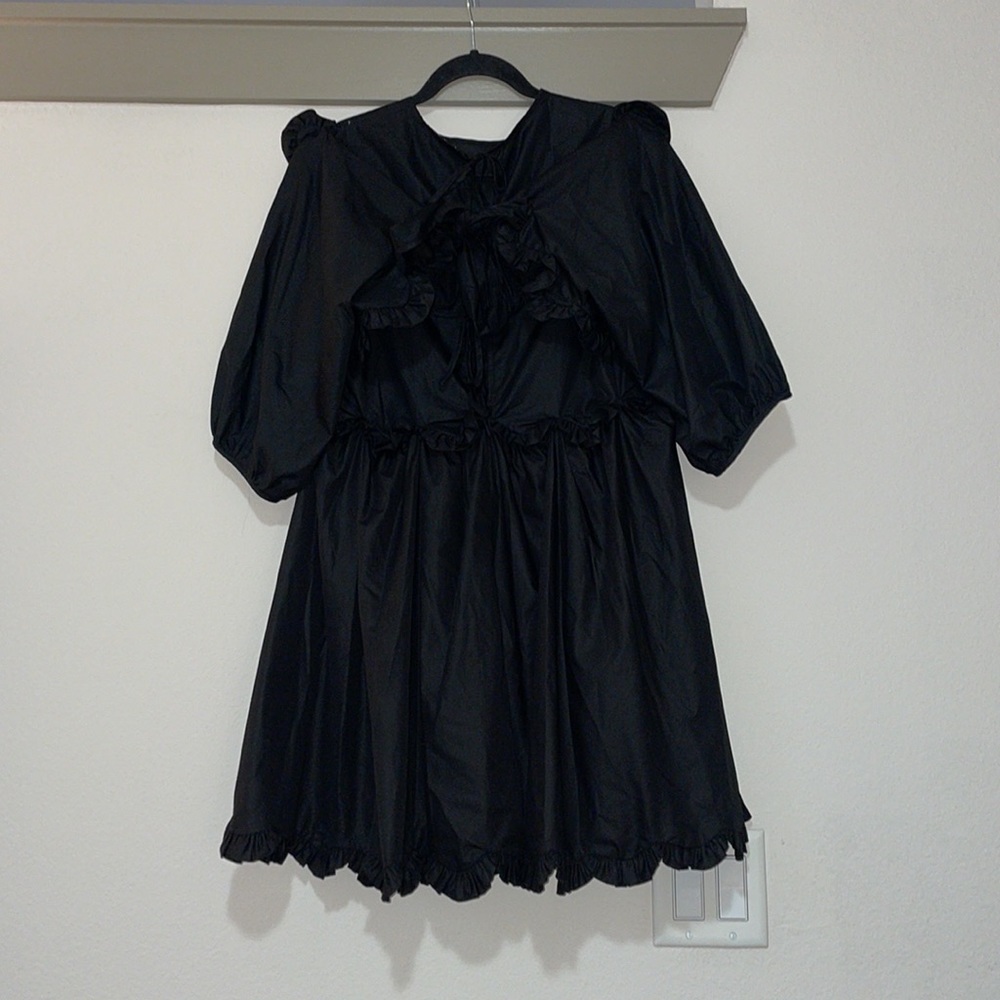 En Saison Black Scallop Hem Tie Back Mini Dress SZ XS EUC - Picture 3 of 5